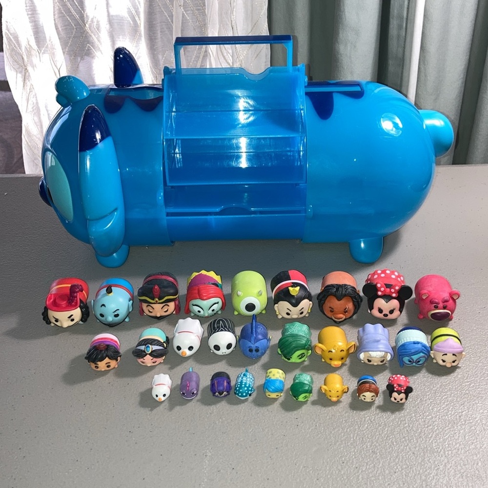 Disney Tsum Tsum Stackable Figures with Stitch Carry Case
